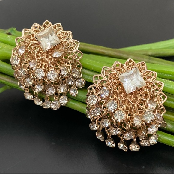 Unique Vintage Gold-tone Rhinestones Waterfall Ornate Clip On Earrings 22g - Picture 1 of 11